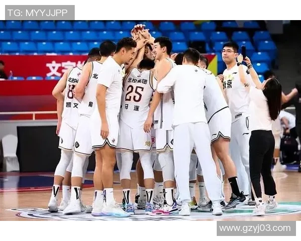 武汉篮球队与上海篮球队赛后分析力量对比与战术探讨