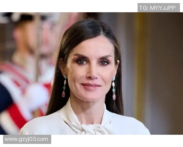 西班牙足球明星与熟女的浪漫情缘揭秘与背后的故事